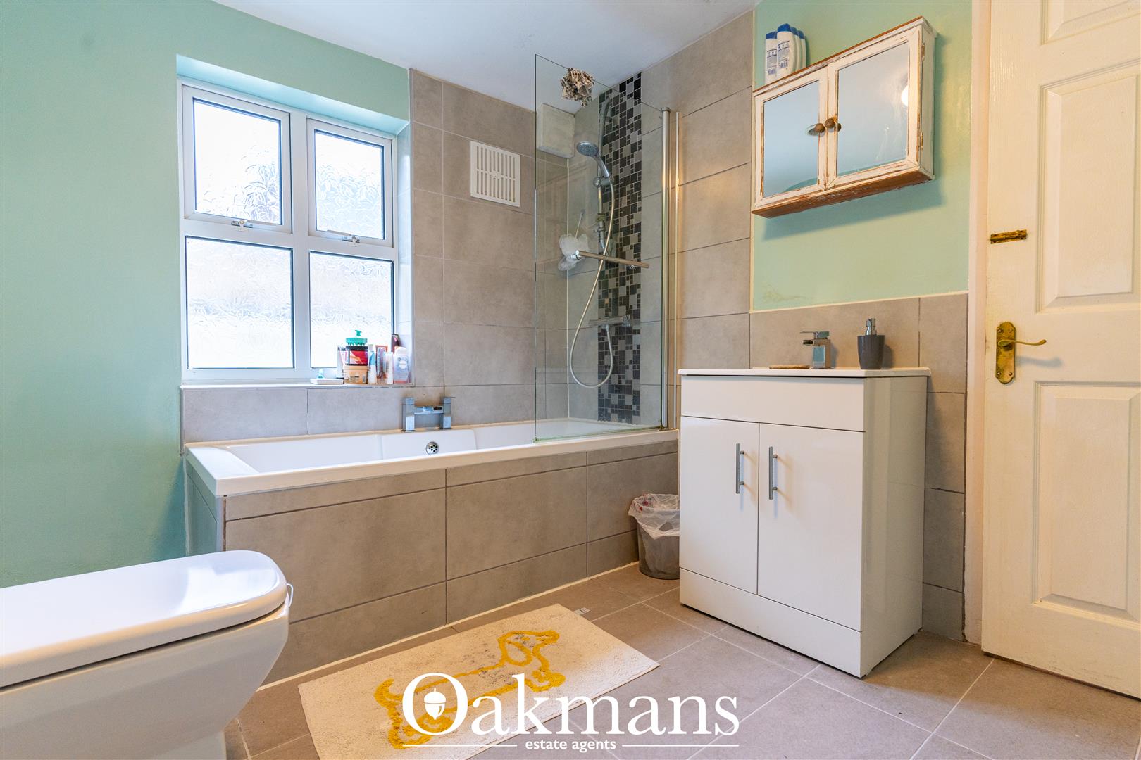Farm Road, Oldbury, B68