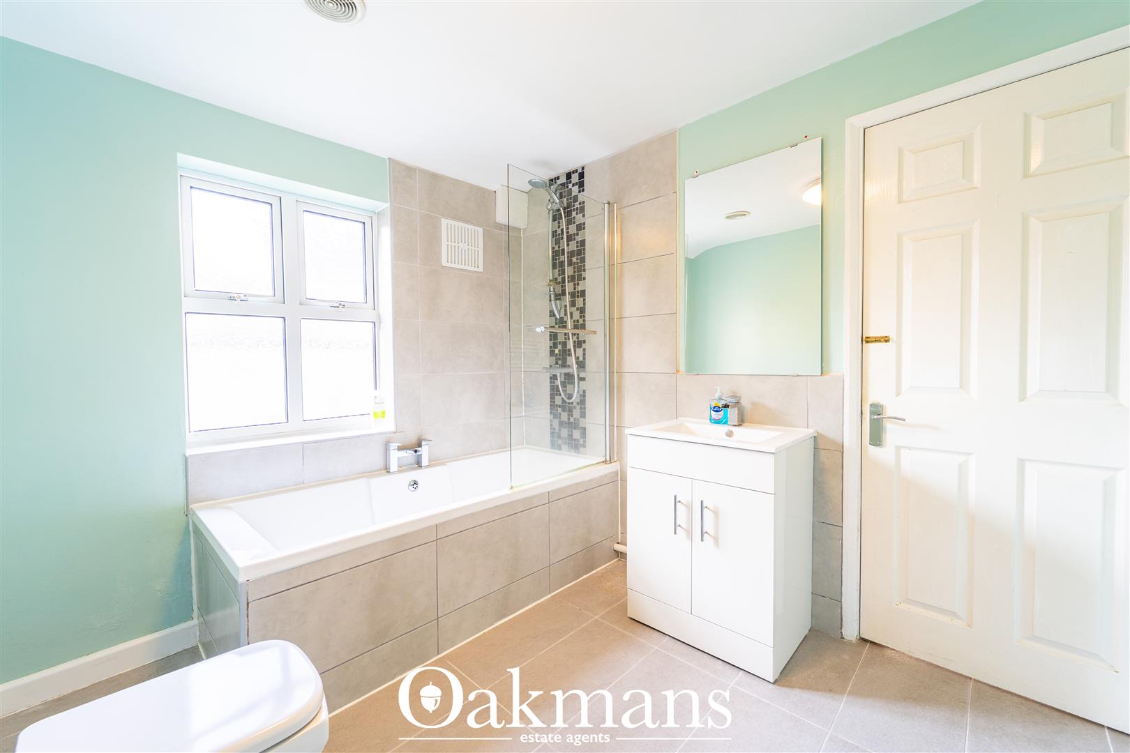Farm Road, Oldbury, B68