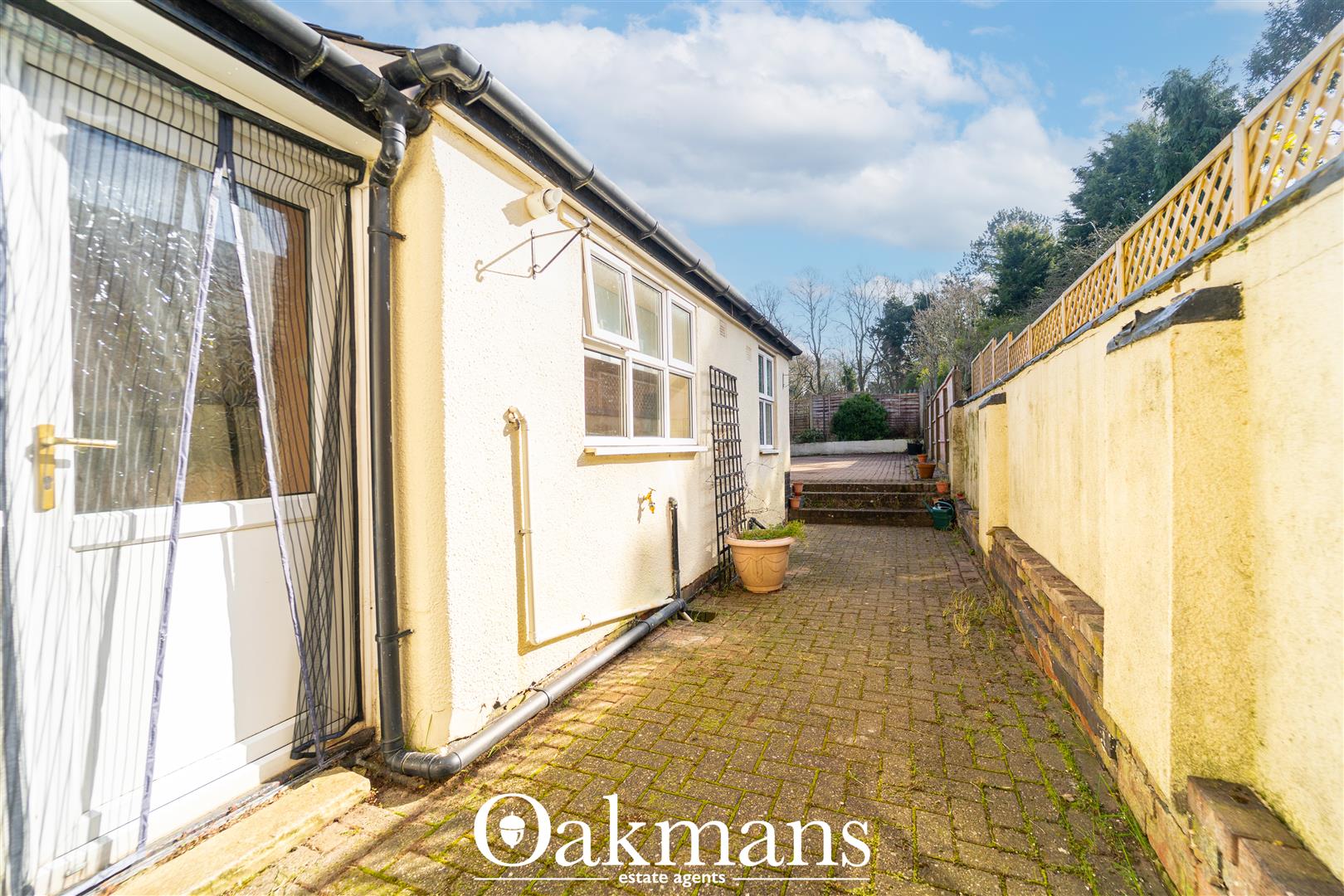 Farm Road, Oldbury, B68