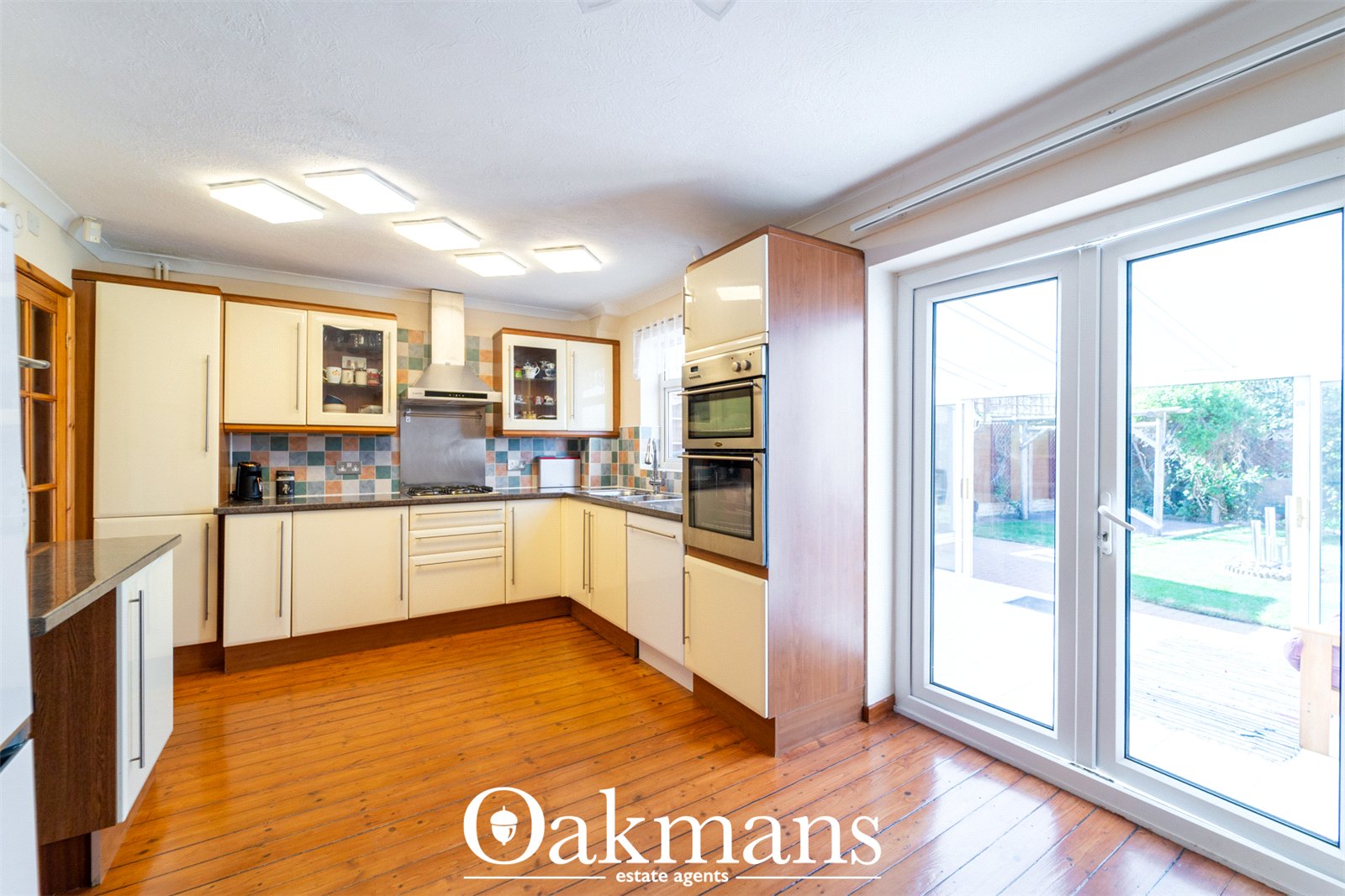 Larchmere Drive, Bromsgrove, B61
