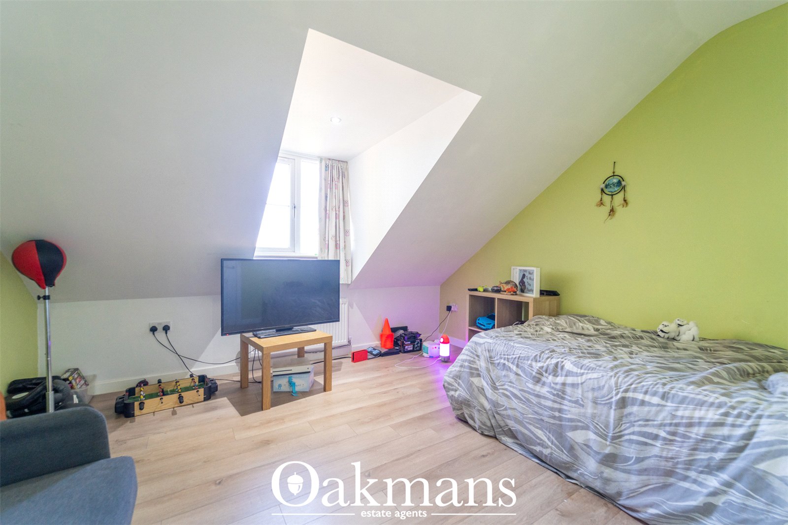 King Edward Close, Oldbury, B68