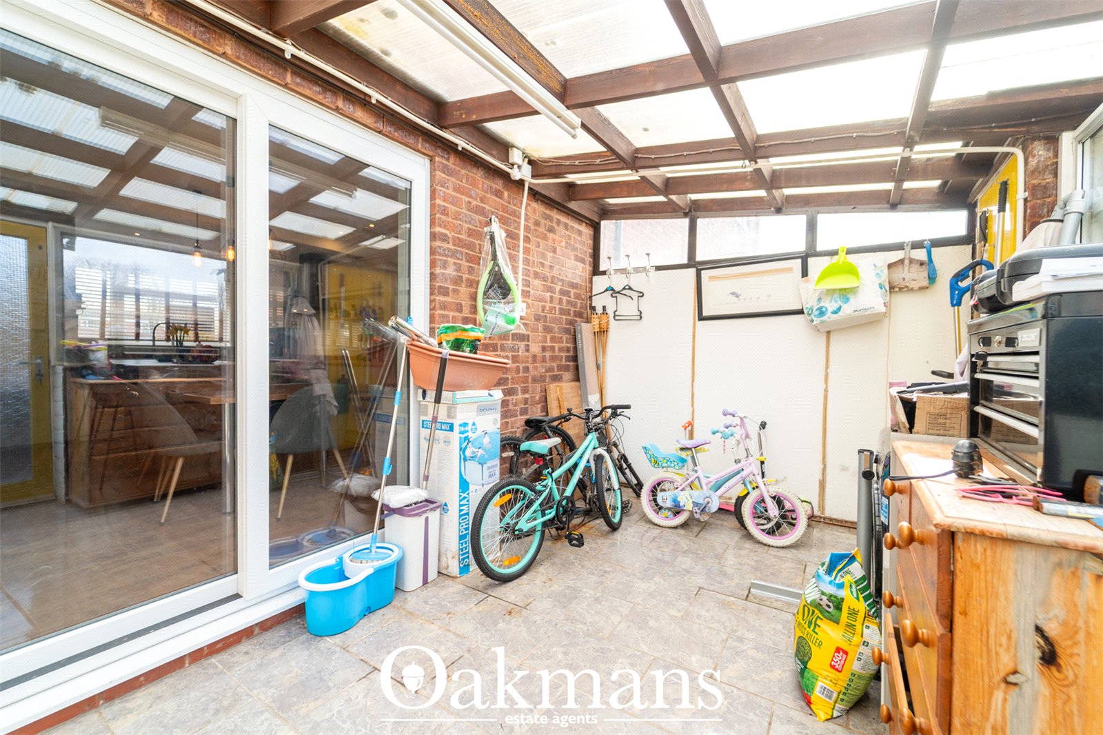 Treville Close, Redditch, B98