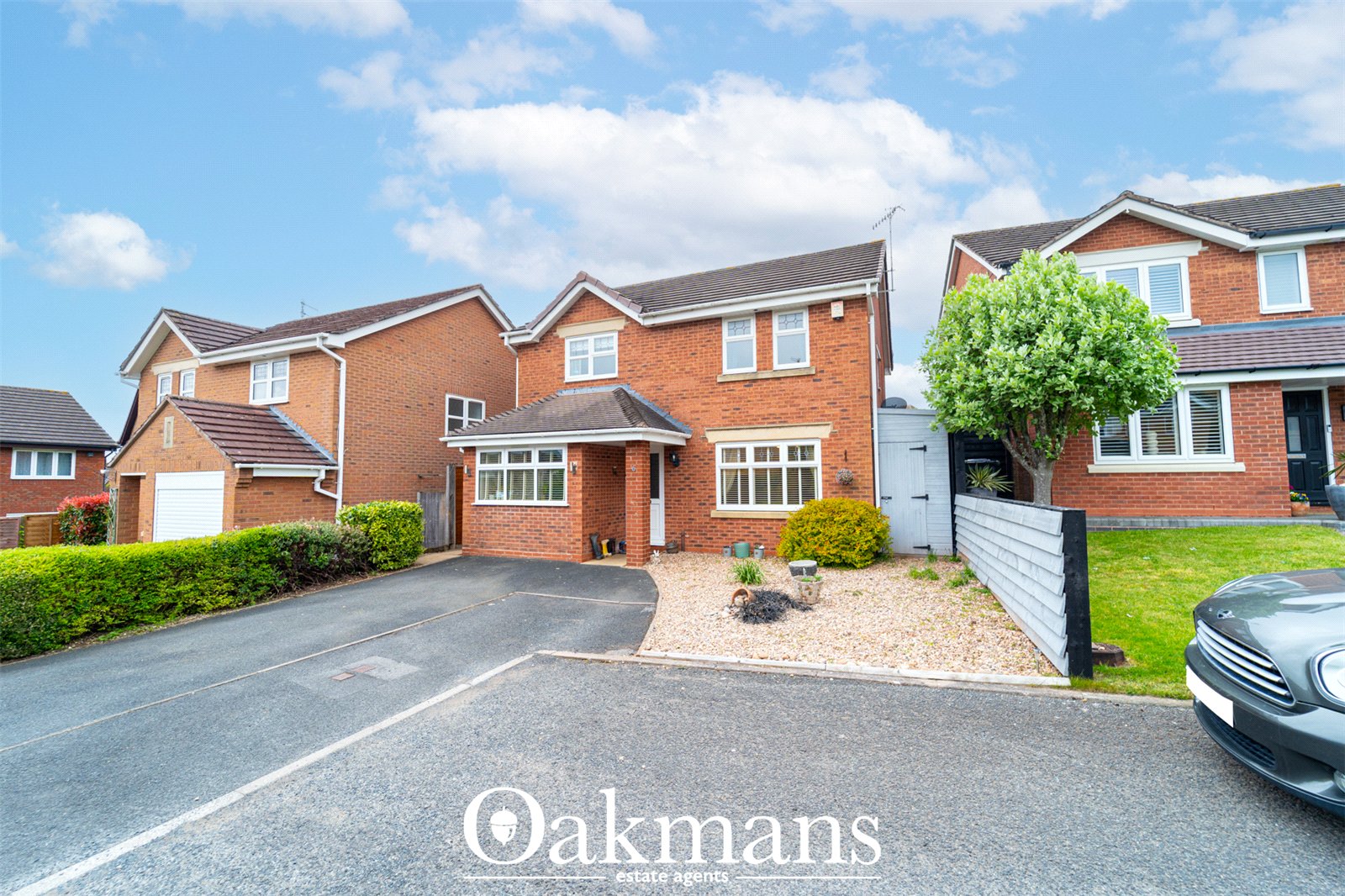 Guys Walk, Bromsgrove, B61