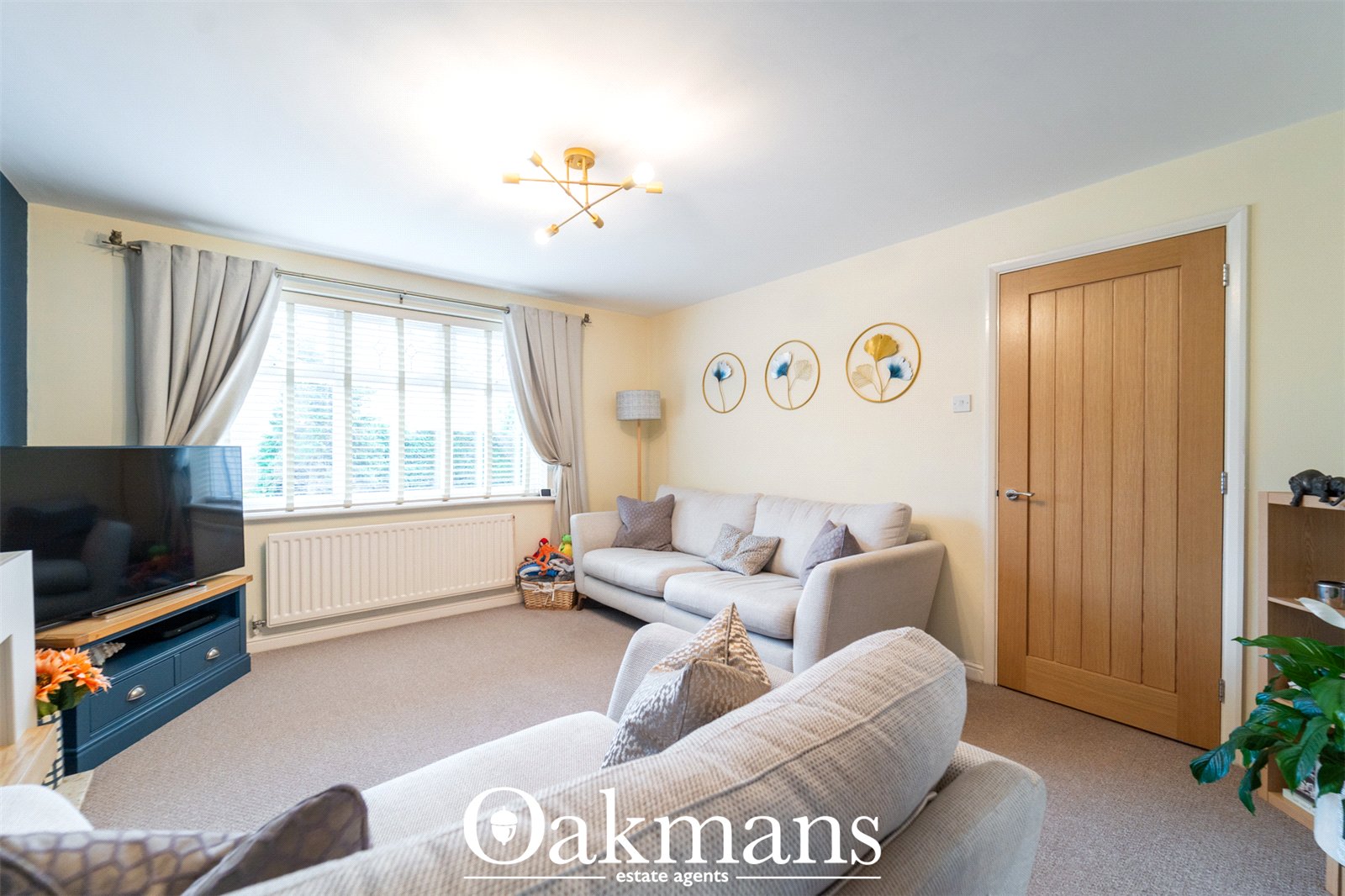 Guys Walk, Bromsgrove, B61
