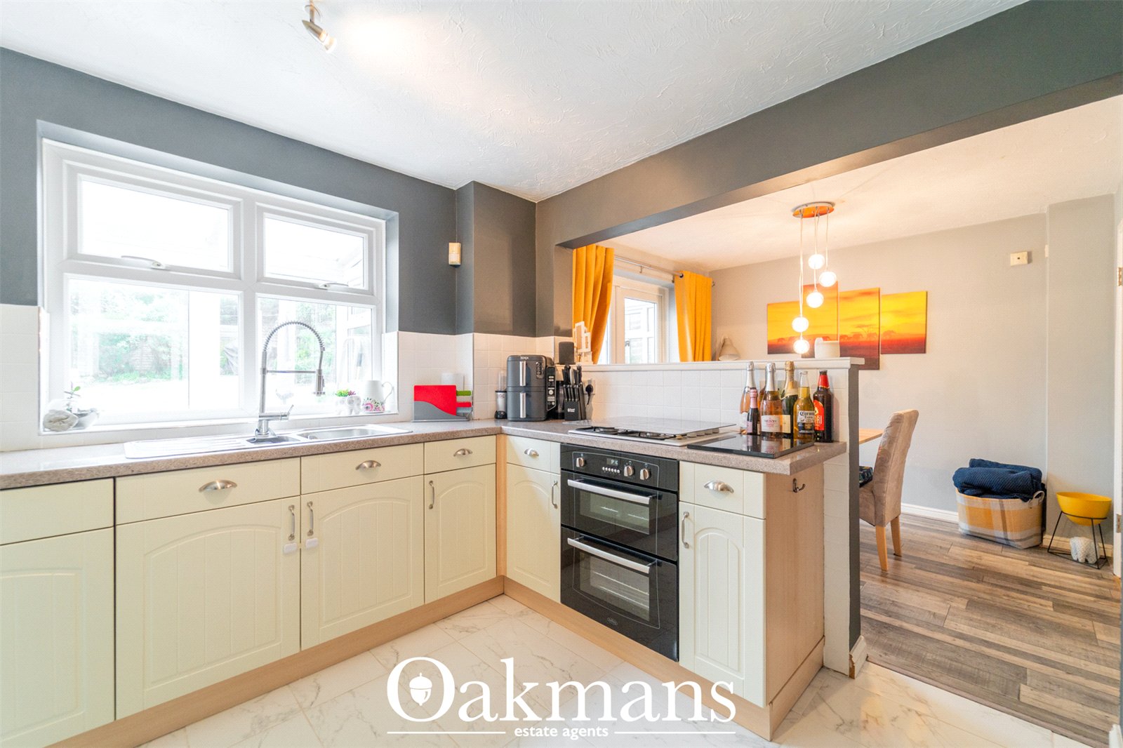 Guys Walk, Bromsgrove, B61