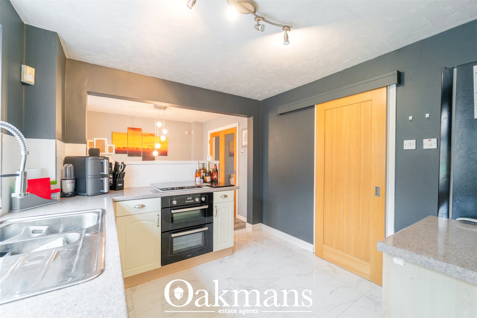 Guys Walk, Bromsgrove, B61