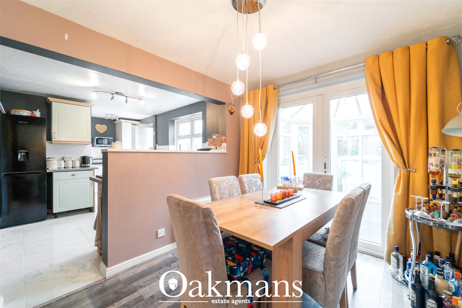 Guys Walk, Bromsgrove, B61