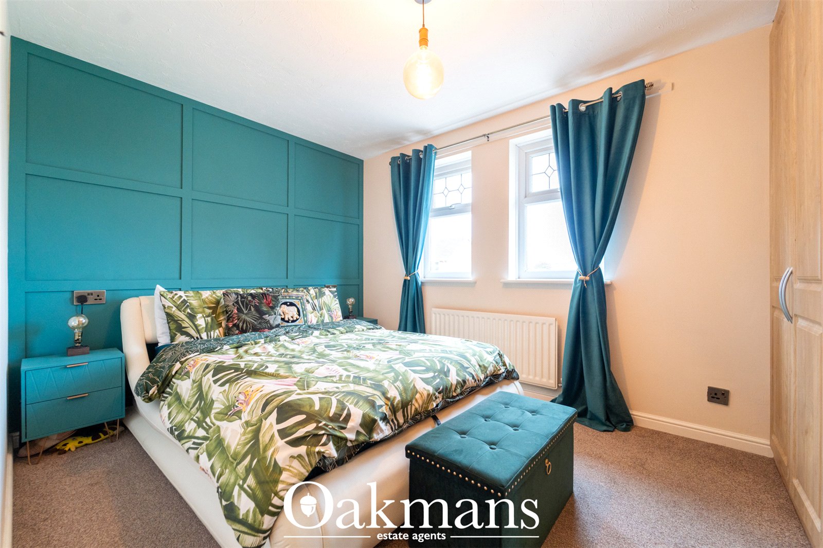 Guys Walk, Bromsgrove, B61