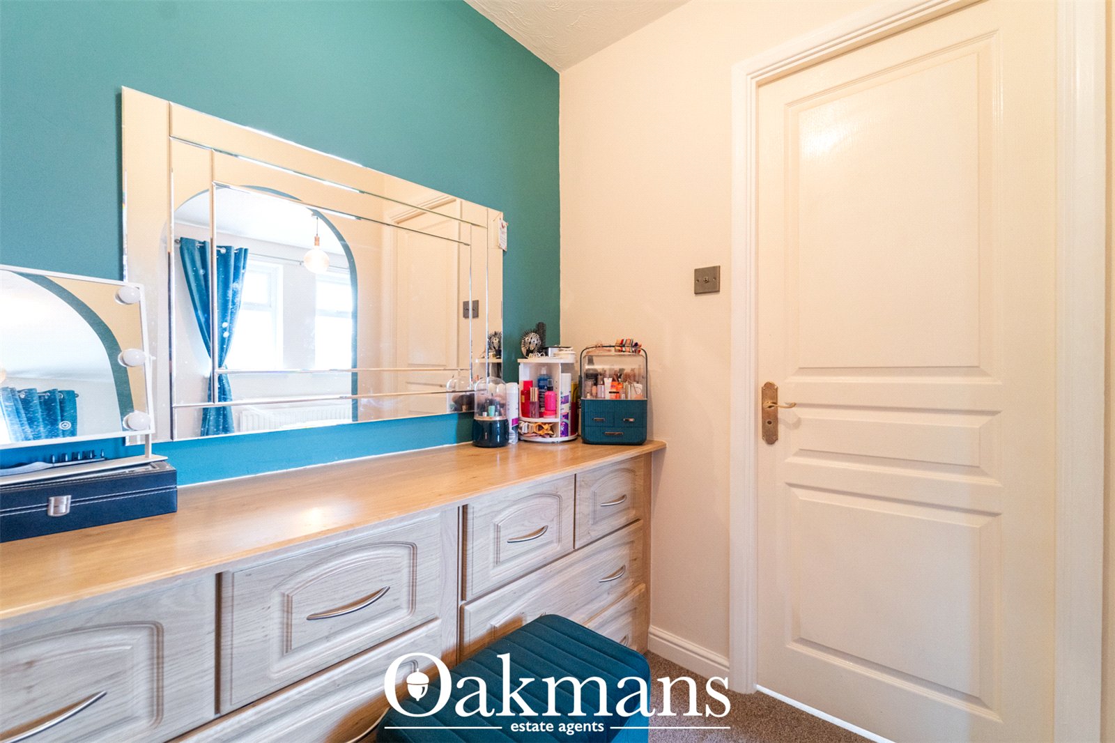 Guys Walk, Bromsgrove, B61