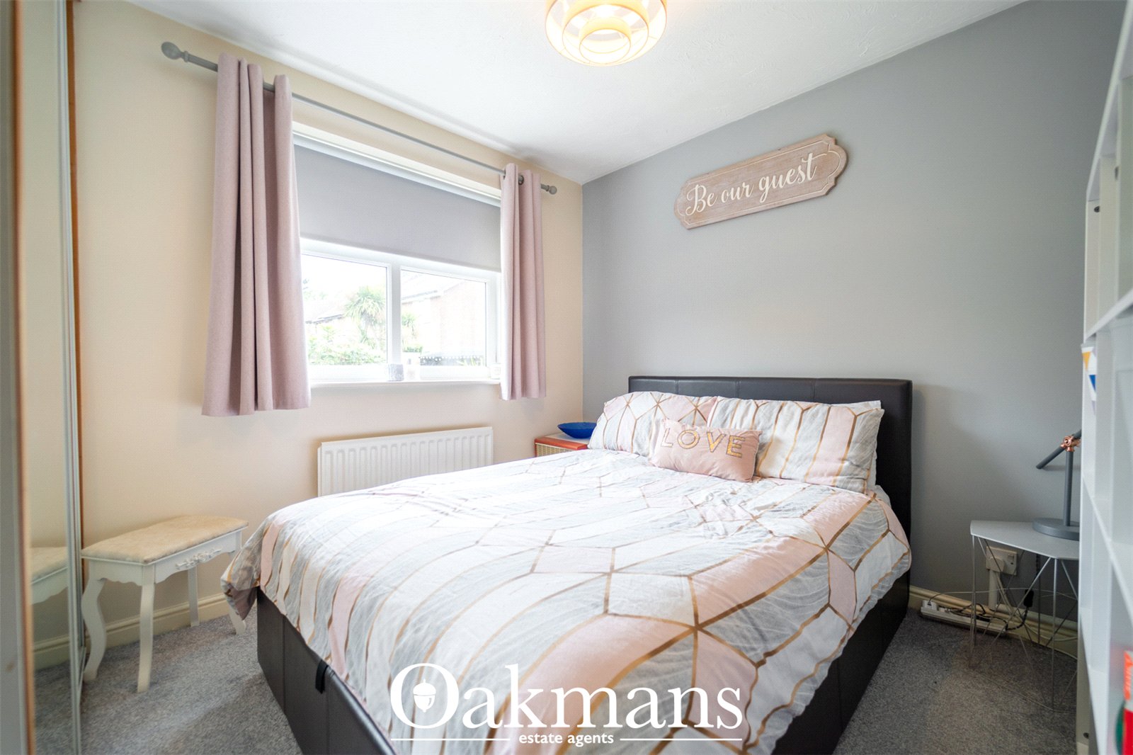 Guys Walk, Bromsgrove, B61