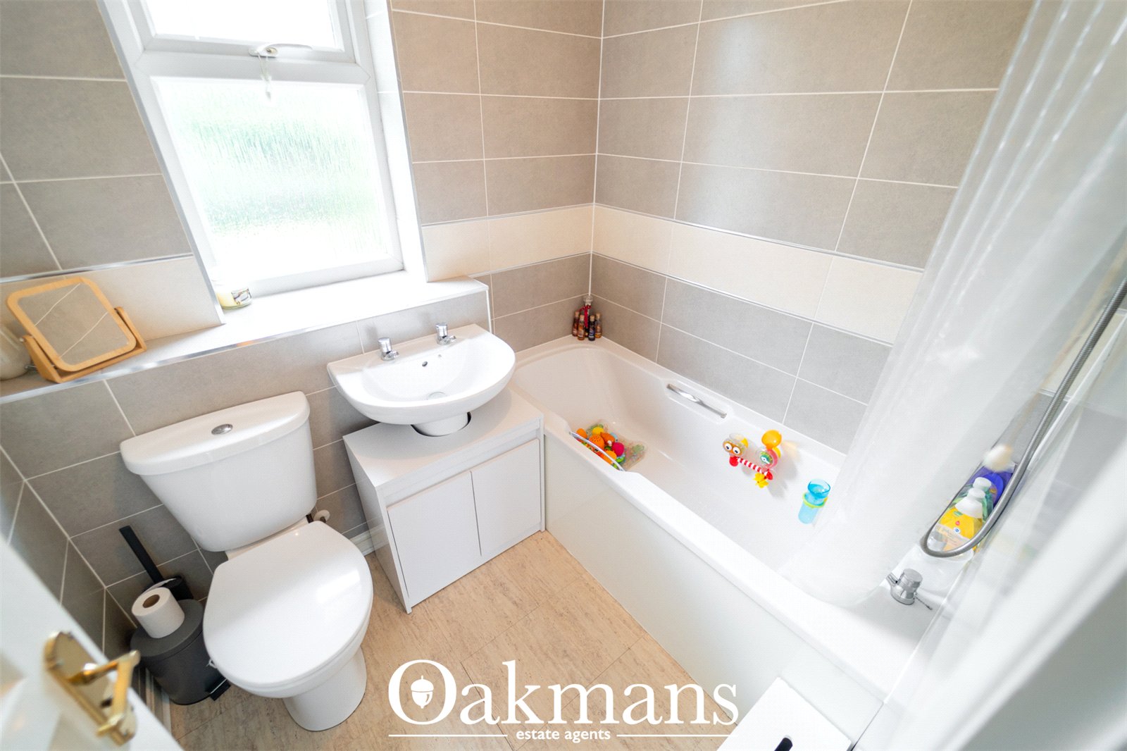 Guys Walk, Bromsgrove, B61
