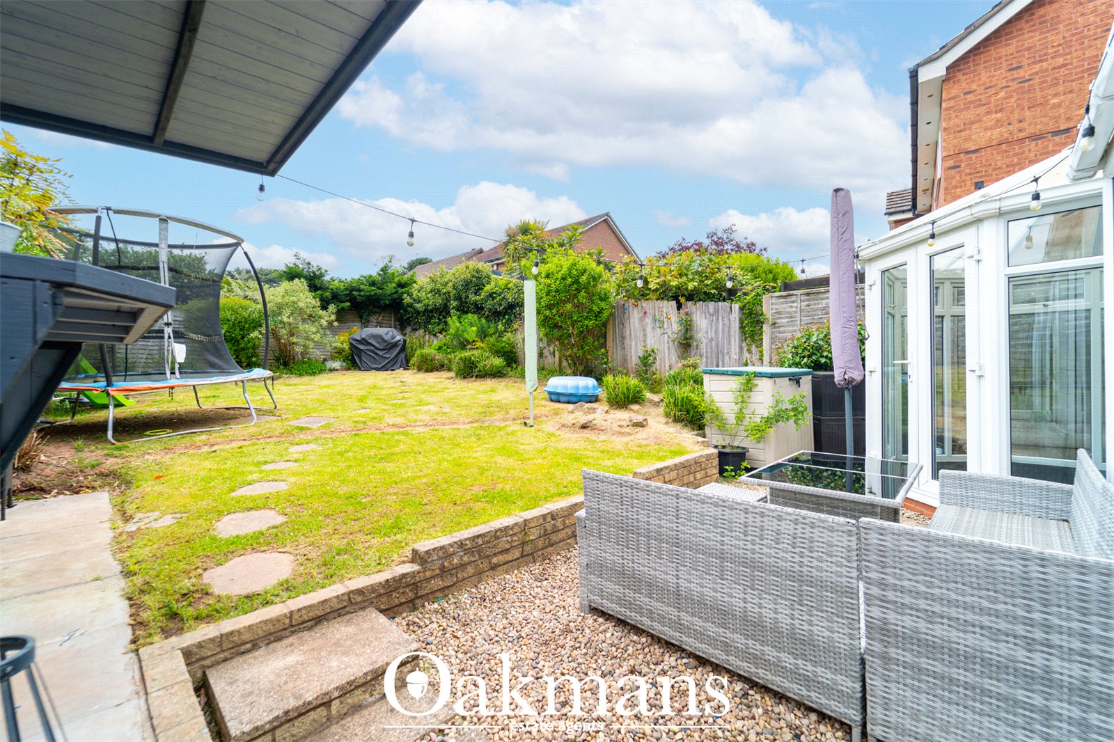 Guys Walk, Bromsgrove, B61