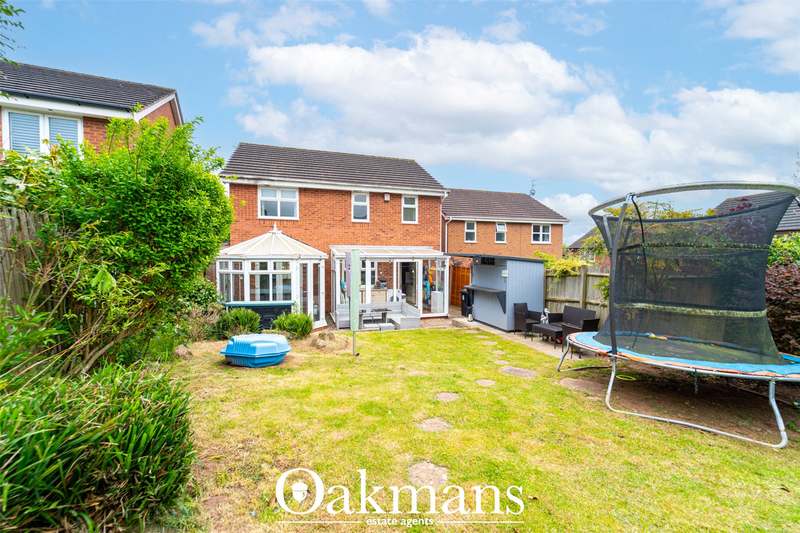 Guys Walk, Bromsgrove, B61