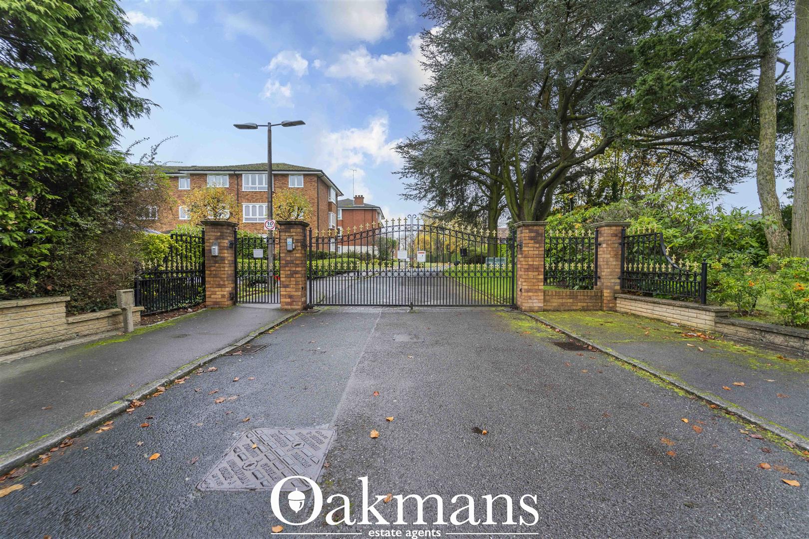 Queens Court, Solihull, B91