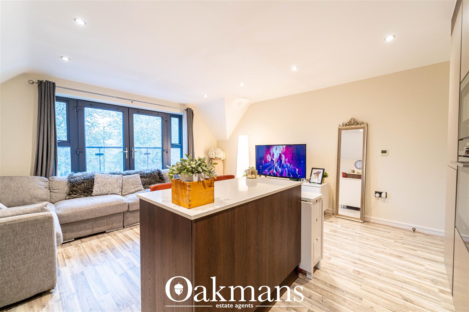 Stratford Road, Shirley, Solihull, B90