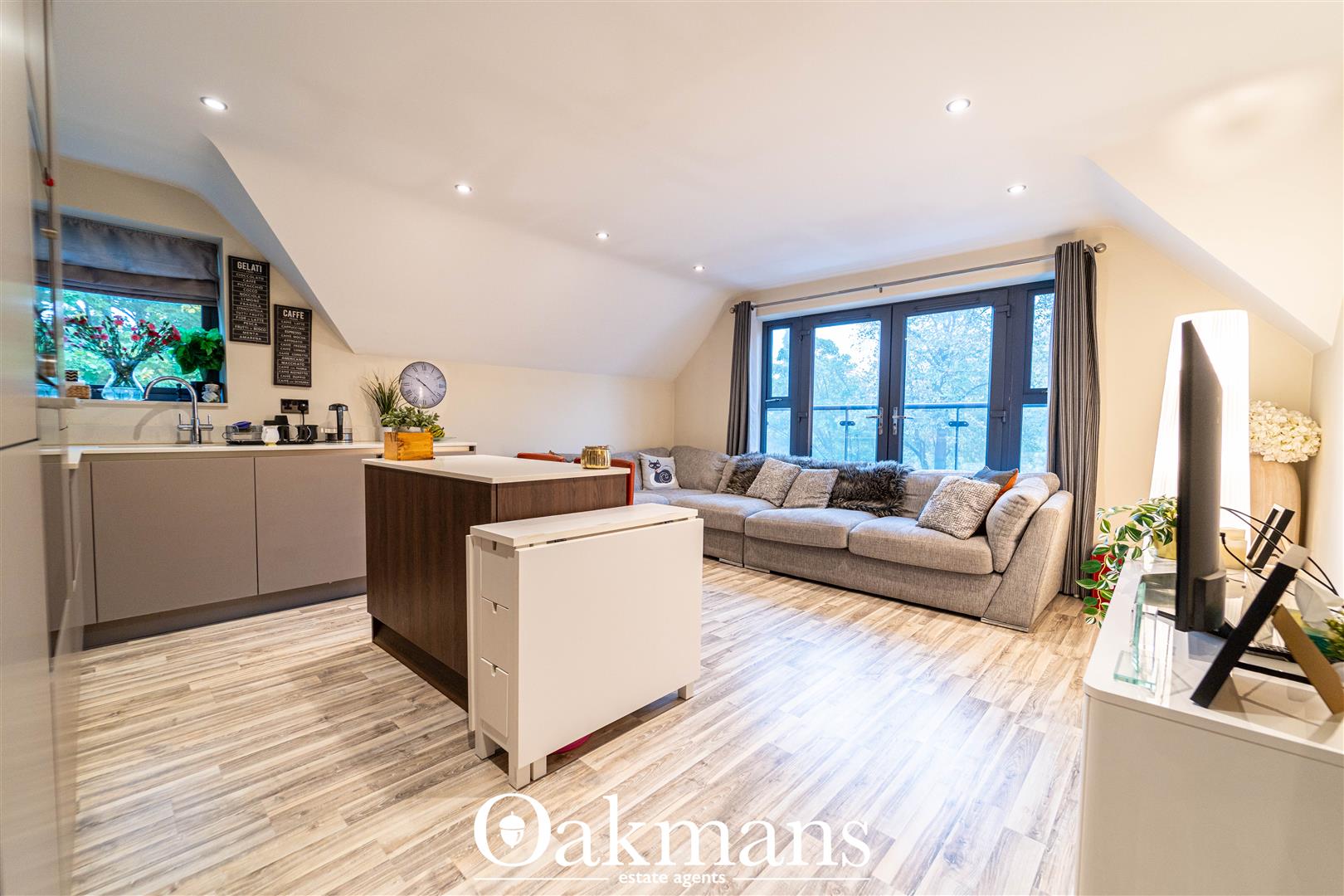 Stratford Road, Shirley, Solihull, B90