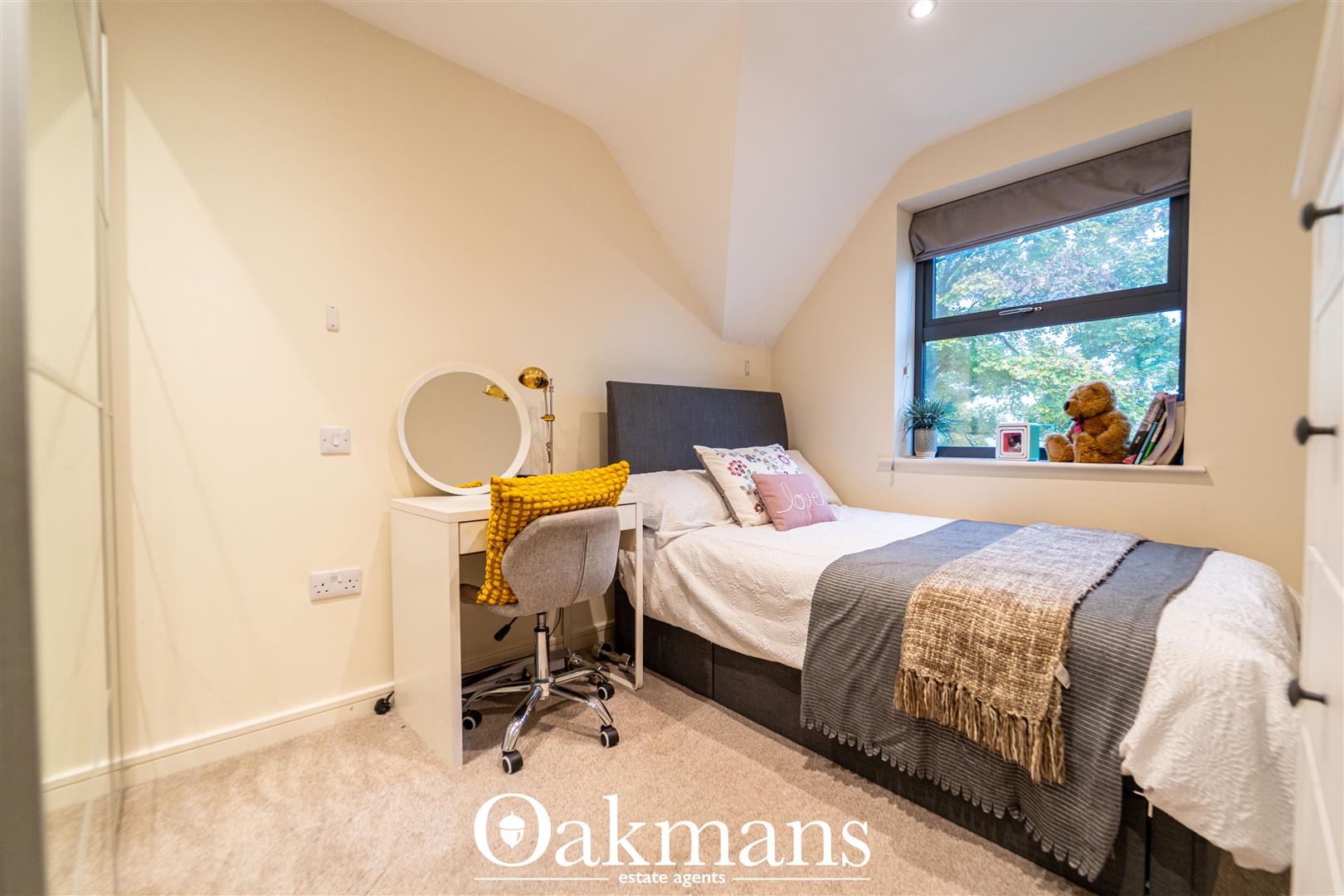 Stratford Road, Shirley, Solihull, B90