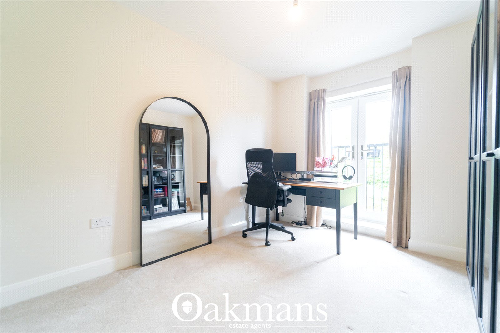 Waterside Crescent, Oldbury, B69