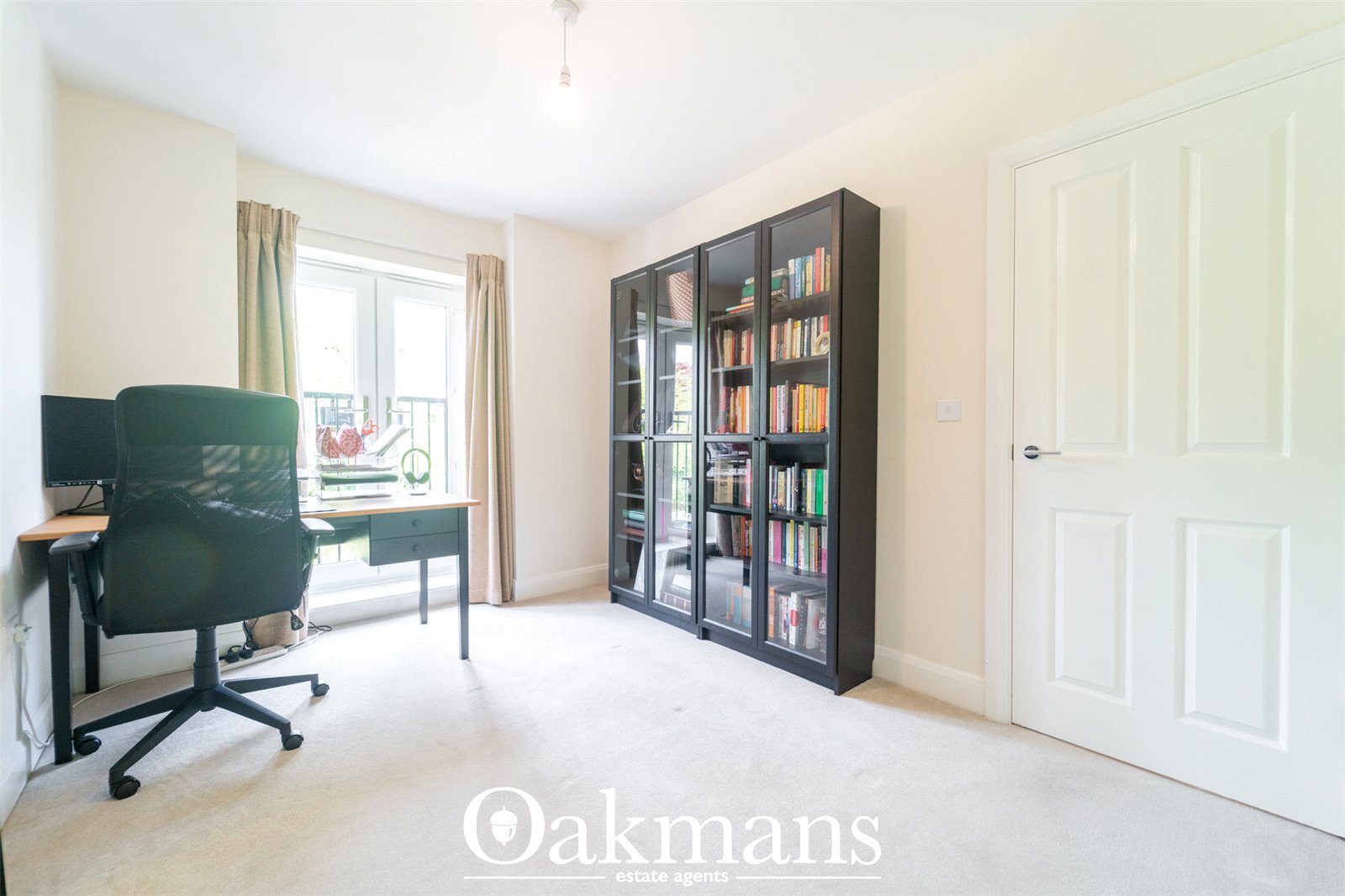 Waterside Crescent, Oldbury, B69