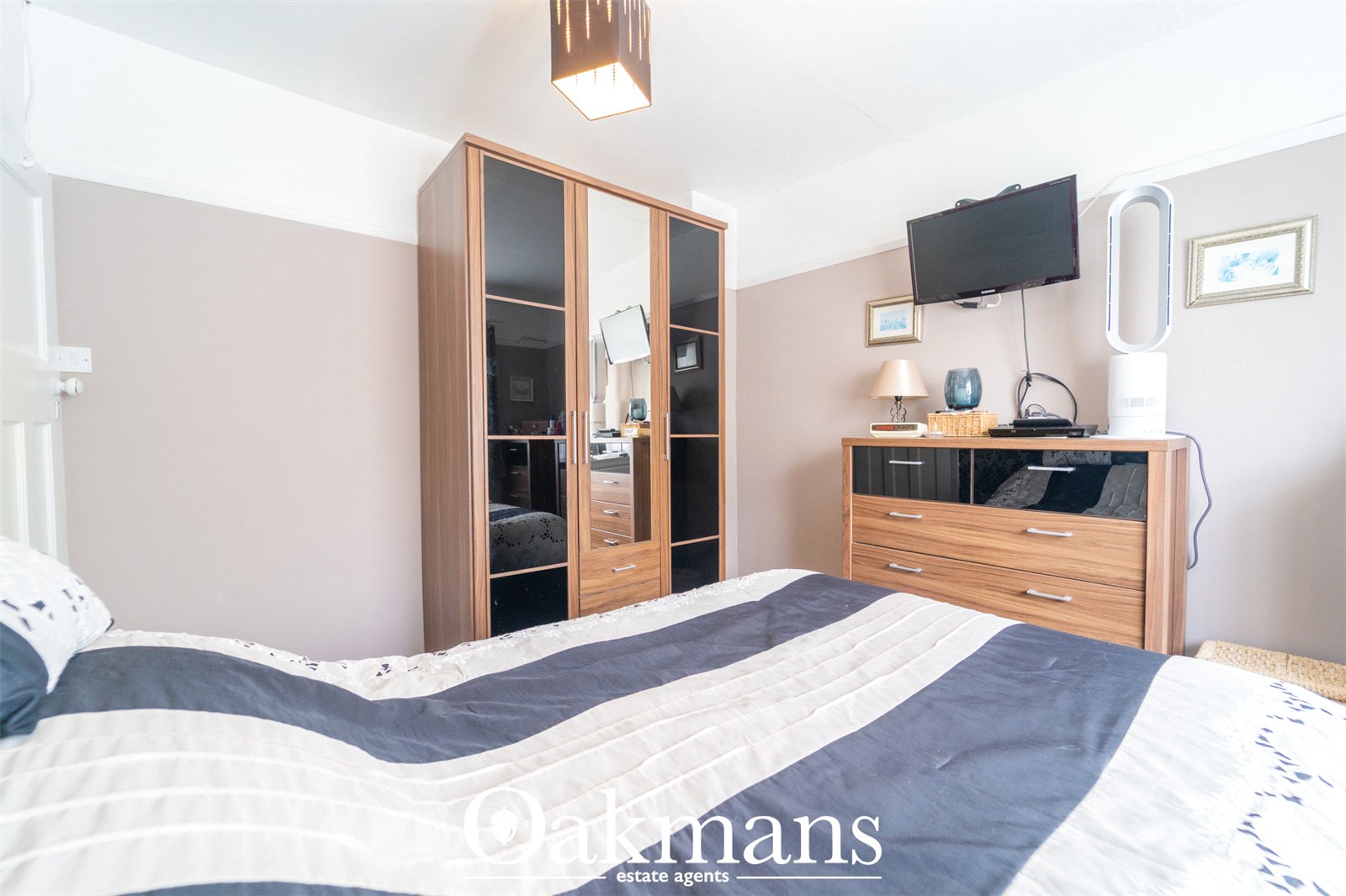 Higgins Lane, Birmingham, B32