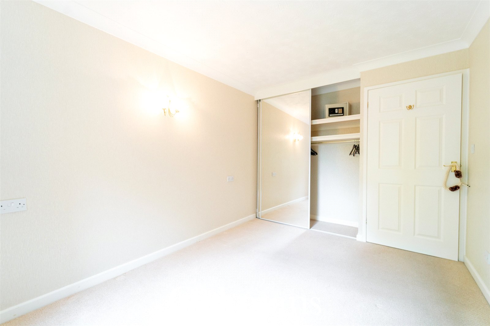 Elgar Mews, Bromsgrove, B60