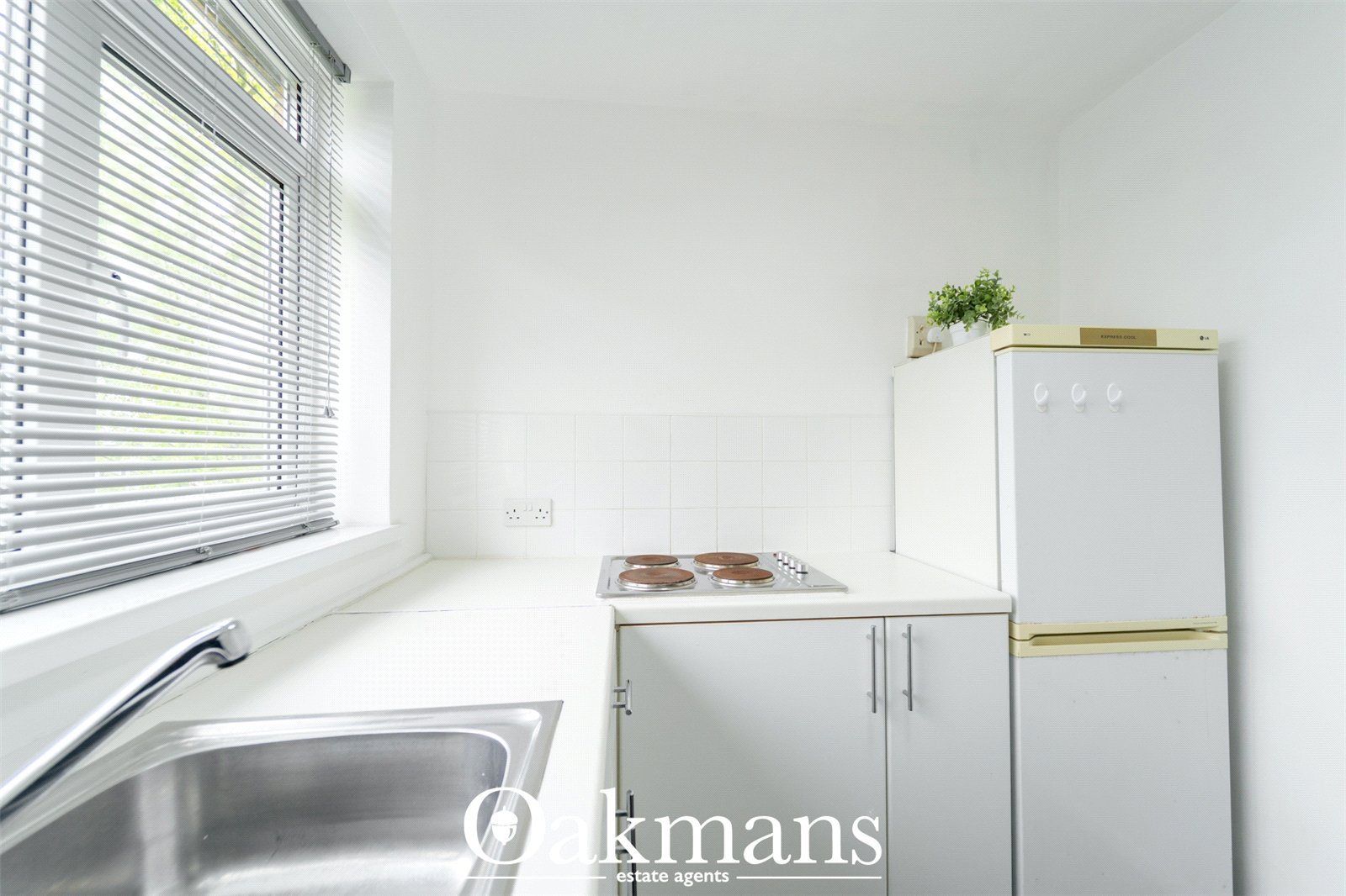 Savoy Close, Birmingham, B32