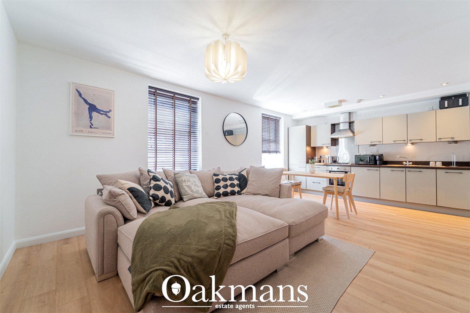 South Terrace, Shirley, B90