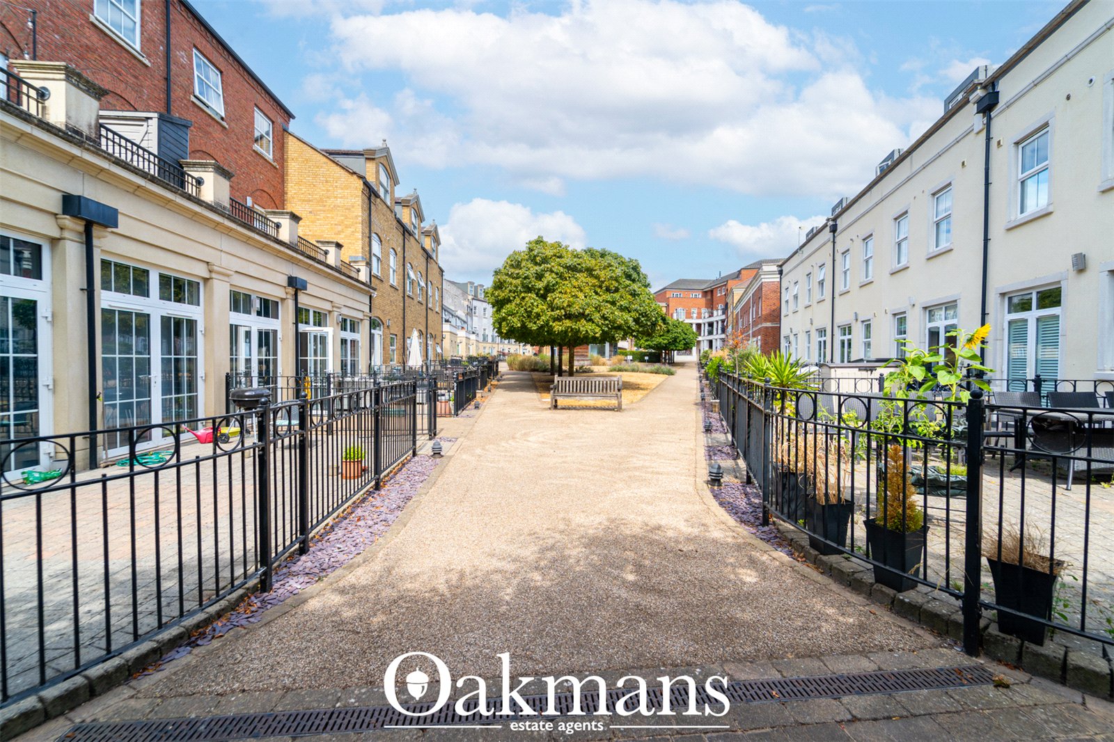 South Terrace, Shirley, B90