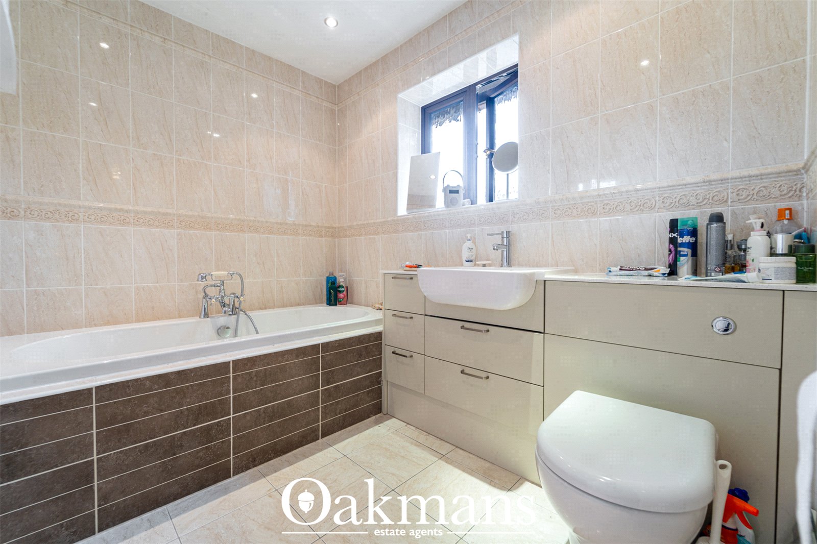 Inett Way, Droitwich, WR9