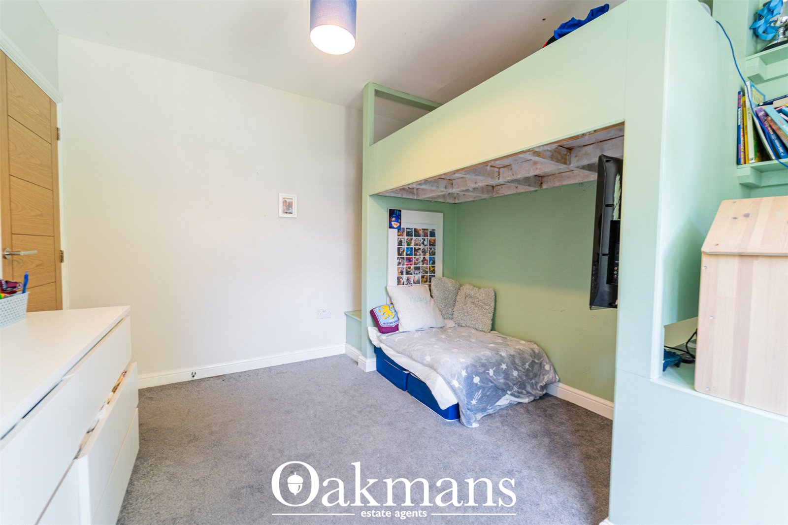 Elm Croft, Oldbury, B68